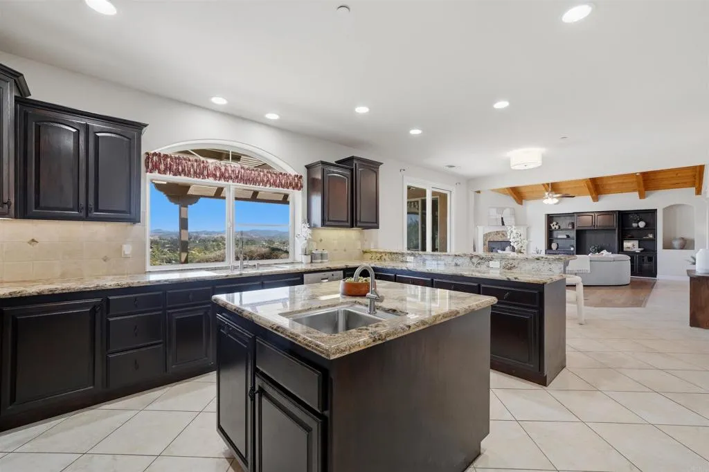 https://cdn.realtyfeed.com/cdn/127/306713556/bc3203ead44dcc7d8ec79d3600e0333e.webp