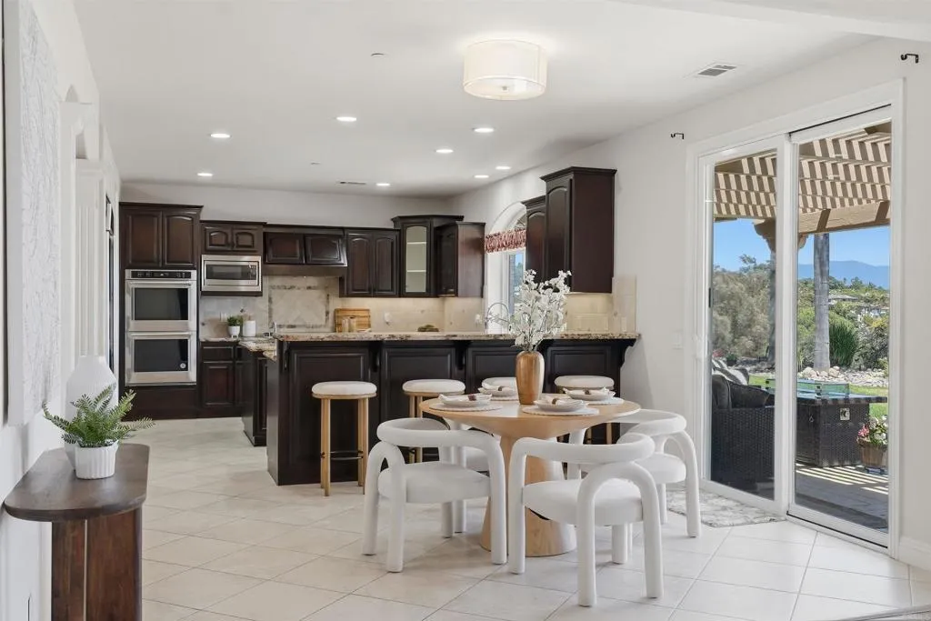 https://cdn.realtyfeed.com/cdn/127/306713556/e585db7776db95ff4a7ca8598933e324.webp