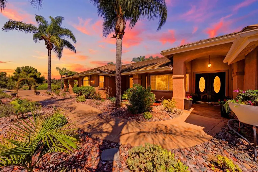 https://cdn.realtyfeed.com/cdn/127/306713556/f83b2e715fa8d3f54372b513cada463c.webp