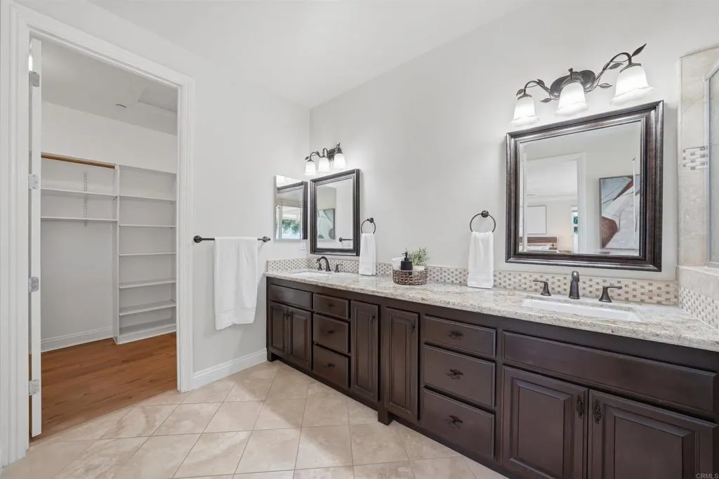 https://cdn.realtyfeed.com/cdn/127/306713556/fe6e9e1026b2d52f5668855c0d0ec8fc.webp