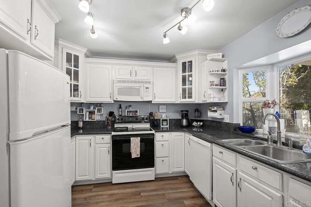 https://cdn.realtyfeed.com/cdn/127/306713581/0e78533ab85d78745def493f6877cb78.webp