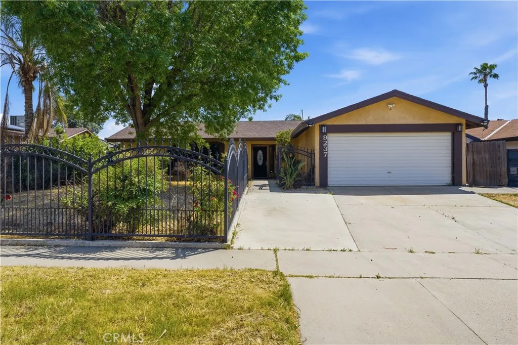 Bakersfield, CA 93306