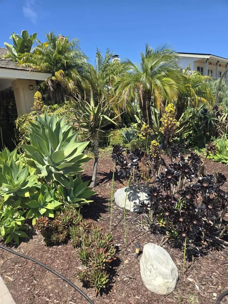 https://cdn.realtyfeed.com/cdn/127/306713590/b88a5dadec13050464a85f0cbc60ad30.webp