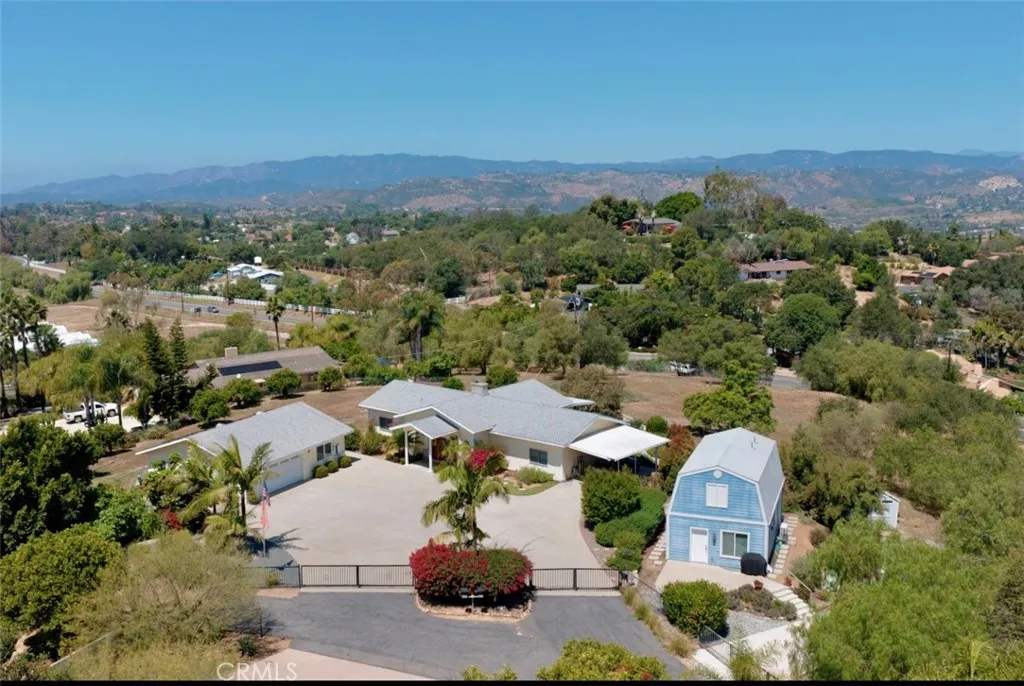 https://cdn.realtyfeed.com/cdn/127/306713619/0108c2938beb0973203d82f39025526b.webp
