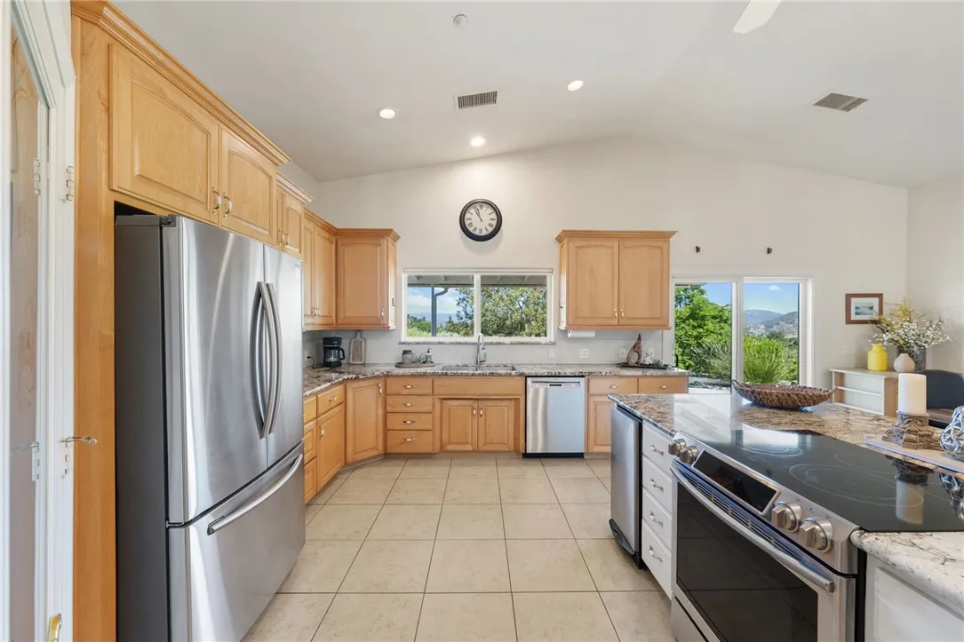 https://cdn.realtyfeed.com/cdn/127/306713619/8370e8bdf8e4f33c5d7154e20c1e5b8f.webp