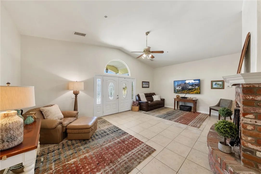 https://cdn.realtyfeed.com/cdn/127/306713619/b830990894826ad79525978d625ffb13.webp