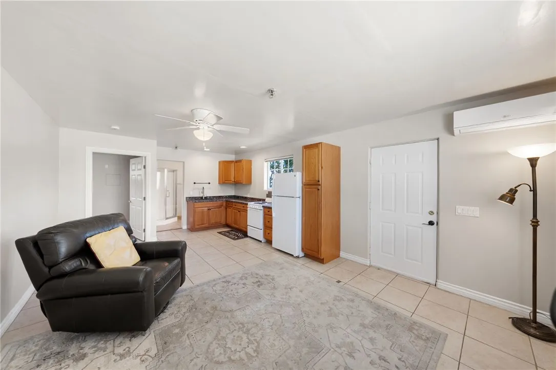 https://cdn.realtyfeed.com/cdn/127/306713619/bd8aa10a95b651121e8c4534eab6d4d2.webp