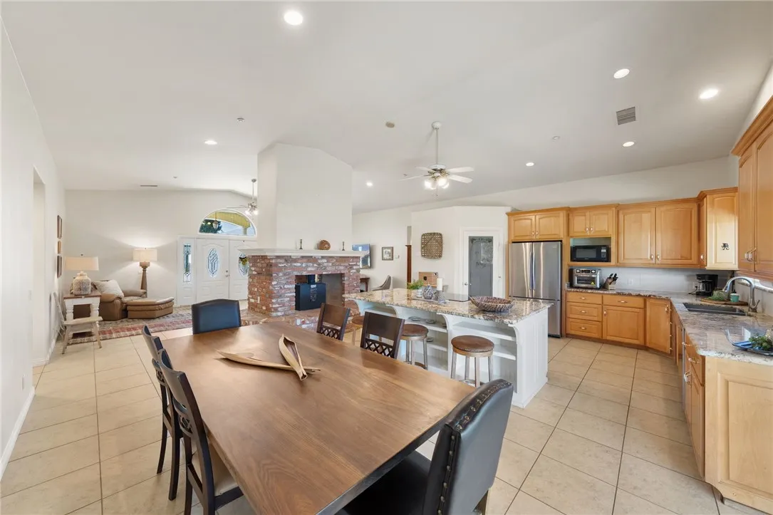 https://cdn.realtyfeed.com/cdn/127/306713619/c55312f1acfc43437607c0e9b7977be4.webp