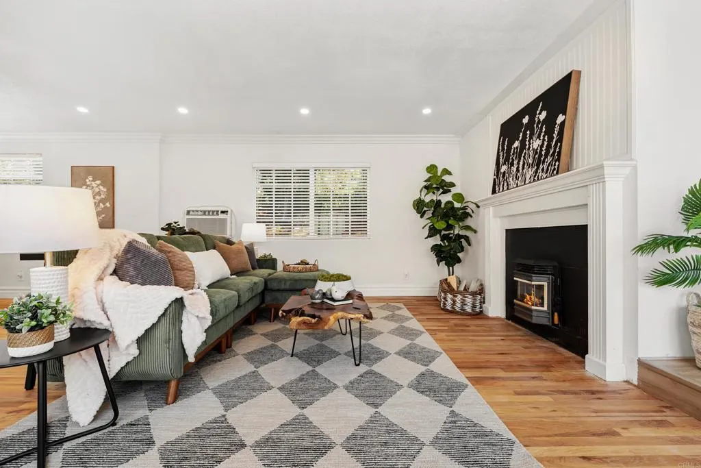 https://cdn.realtyfeed.com/cdn/127/306713622/521c231e4a8cd9a994880271d30427be.webp