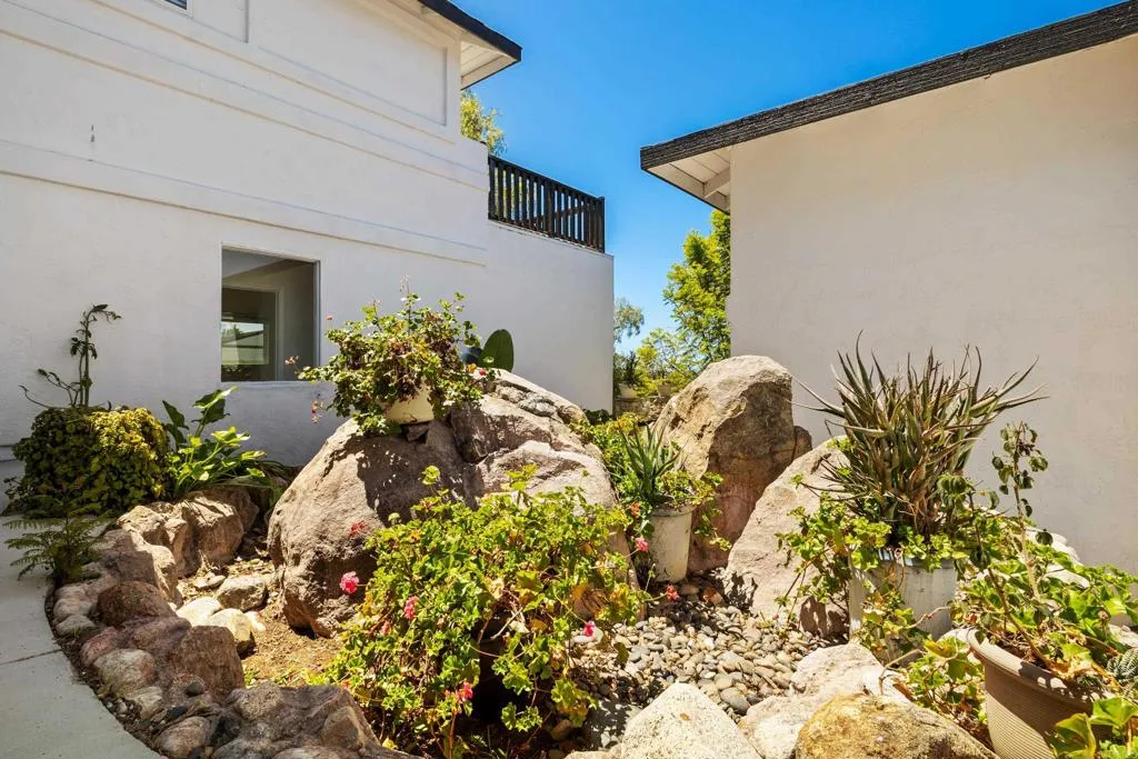 https://cdn.realtyfeed.com/cdn/127/306713622/bfeb16d715cd33aea3bc6ef9547be95f.webp