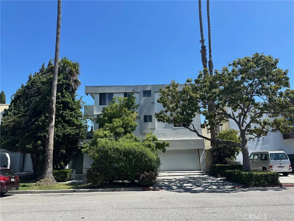 Santa Monica, CA 90404