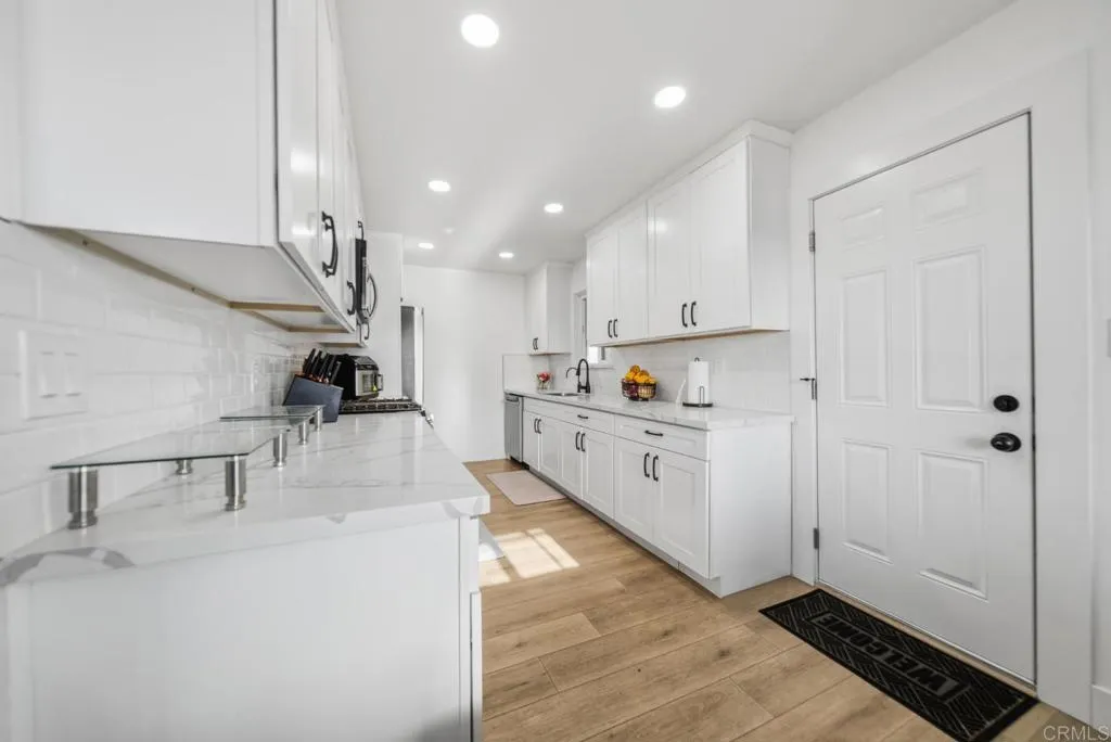 https://cdn.realtyfeed.com/cdn/127/306713654/8a47d2f97d0ab333ad0bdf2841a8ed9a.webp