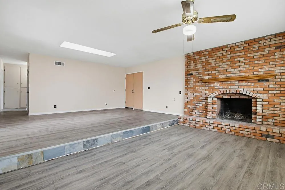 https://cdn.realtyfeed.com/cdn/127/306713656/5a9092be7259cabe0c9933b85f3af672.webp