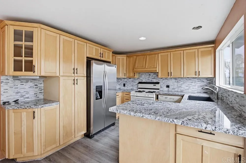 https://cdn.realtyfeed.com/cdn/127/306713656/96baf9e5f6855995d16c9d6055a82f91.webp