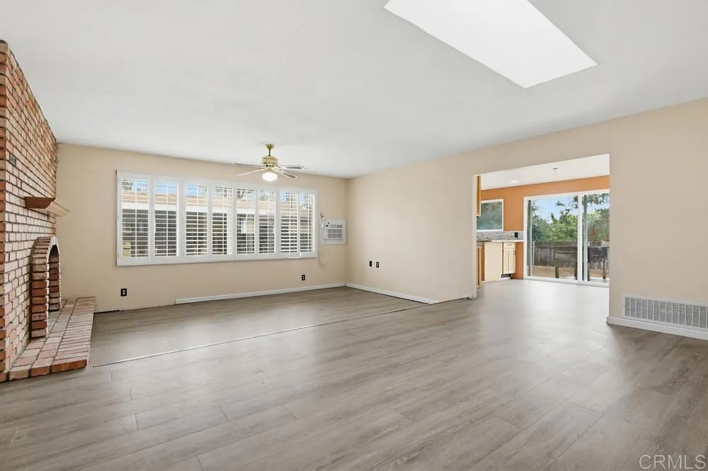 https://cdn.realtyfeed.com/cdn/127/306713656/e24b2d2b6ee375d1ea9804b29eadc804.webp