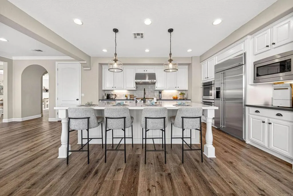 https://cdn.realtyfeed.com/cdn/127/306713664/18cb7a015348601e2ec0d67ab7cb1b2b.webp