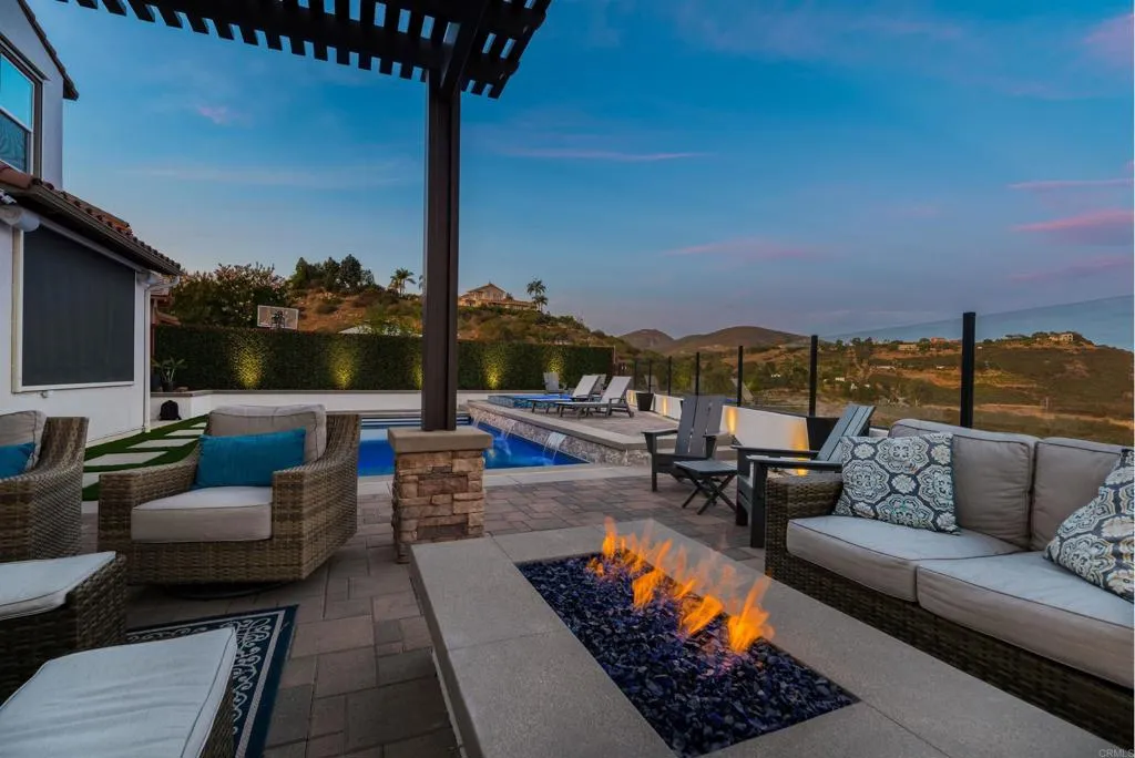 https://cdn.realtyfeed.com/cdn/127/306713664/1aee5737f6a3e6ed41304a839b49c405.webp