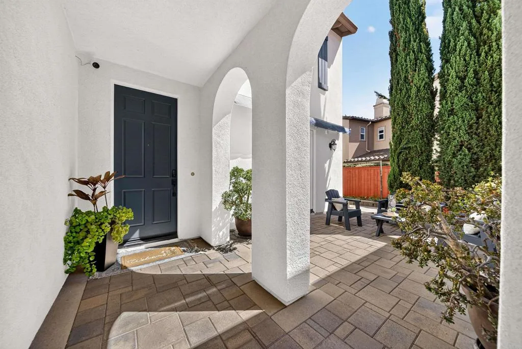 https://cdn.realtyfeed.com/cdn/127/306713664/266f12c24ce6b4c4e6f510c8587cc0c3.webp