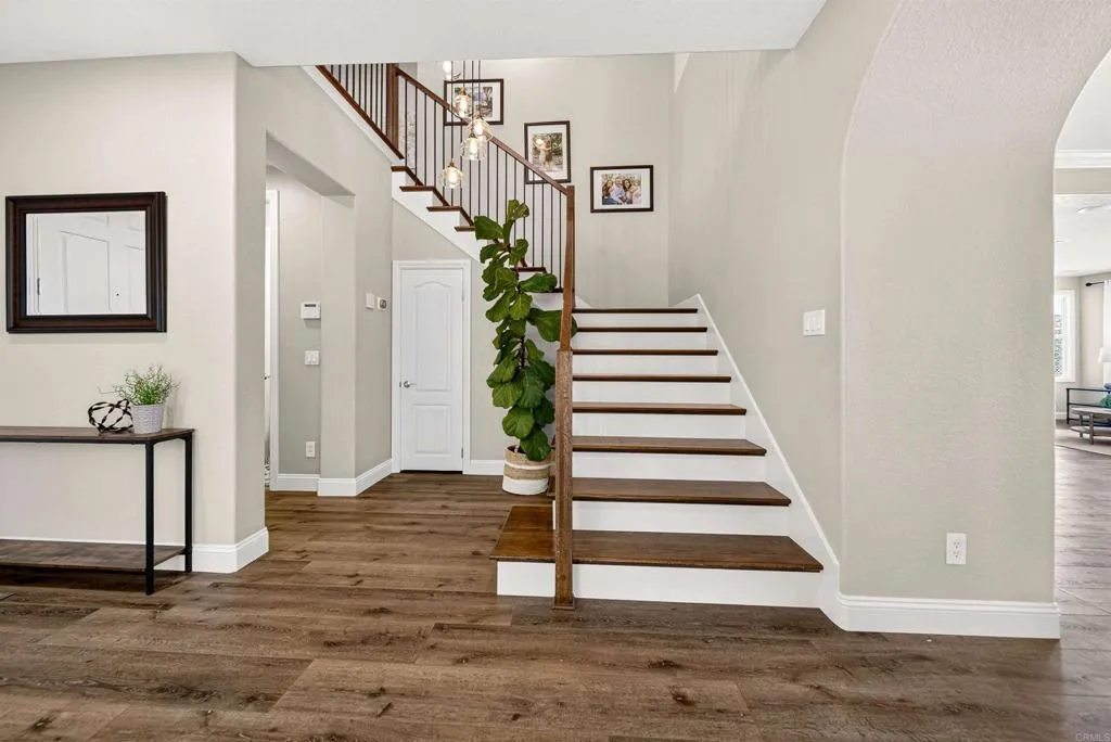 https://cdn.realtyfeed.com/cdn/127/306713664/98d6716b13b6d523f40834b69a79cc68.webp