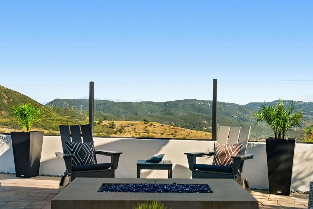 https://cdn.realtyfeed.com/cdn/127/306713664/e1b9554af979b6b20bd12d9a6147b9b7.webp