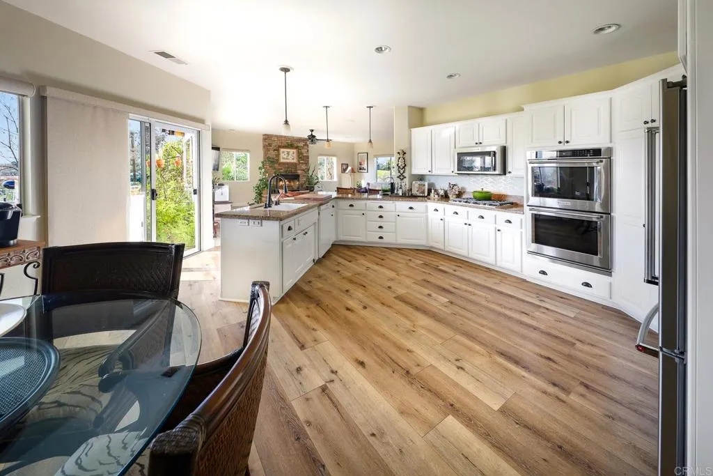 https://cdn.realtyfeed.com/cdn/127/306713668/cc7536335bc0a81809e6a4f717164051.webp