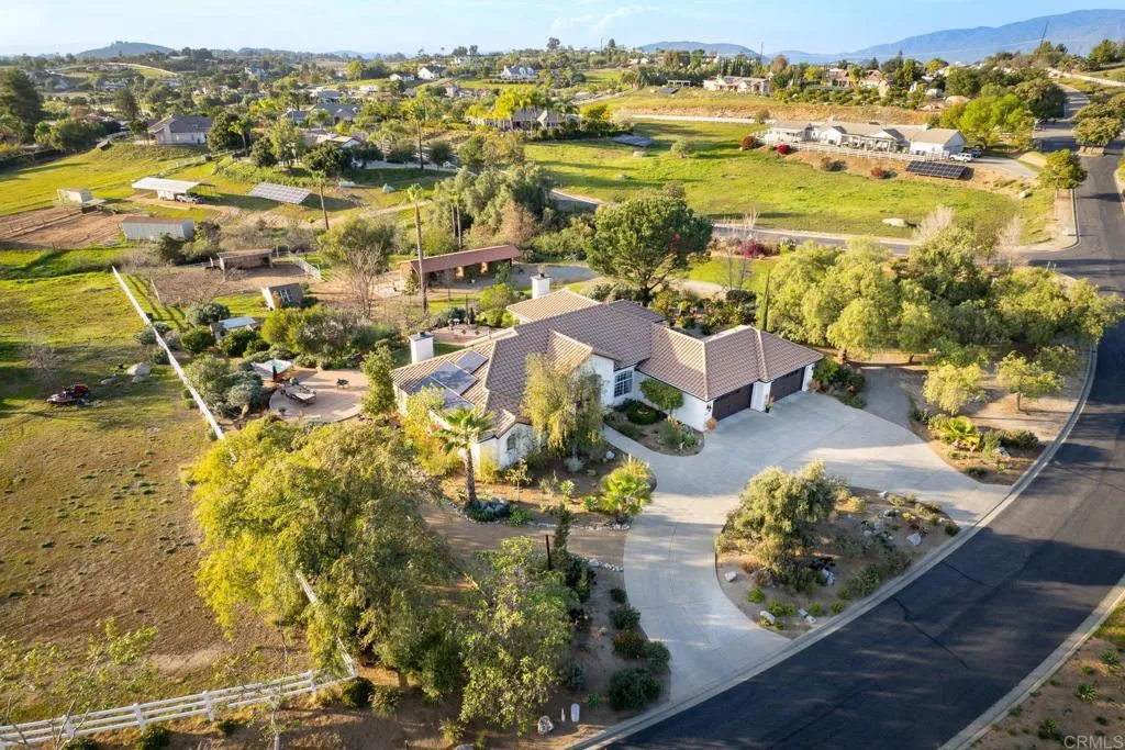 https://cdn.realtyfeed.com/cdn/127/306713668/d422df627a98991419b90ca2a1a03b9d.webp