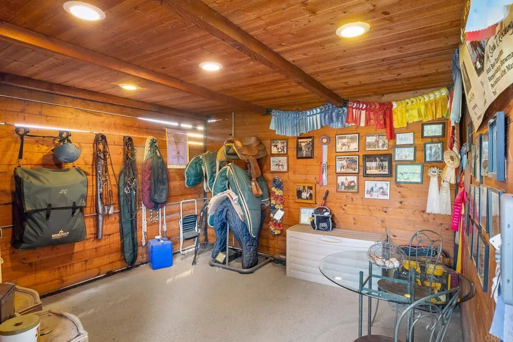 https://cdn.realtyfeed.com/cdn/127/306713668/f041da92749f8bd2e9a64b86f4d212cf.webp