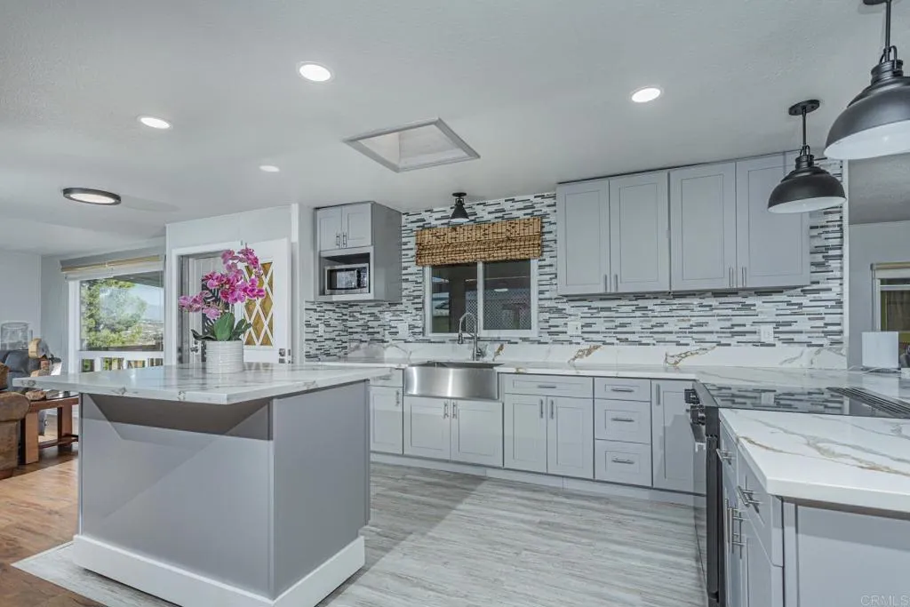 https://cdn.realtyfeed.com/cdn/127/306713681/2d3f88022fabaf2fde70957e6fc73de6.webp