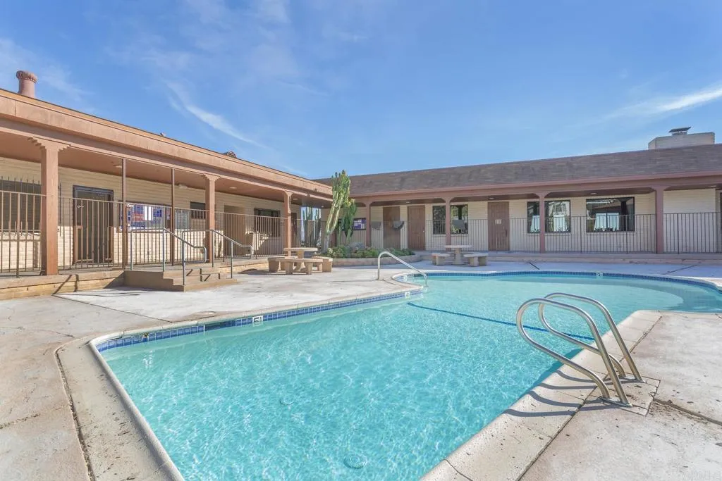 https://cdn.realtyfeed.com/cdn/127/306713681/6491e163a0f3147191c1914b7c3132fc.webp