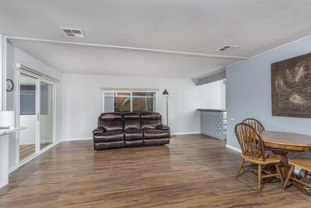 https://cdn.realtyfeed.com/cdn/127/306713681/9cfbe5850c8aadb1626afe85bd886f20.webp