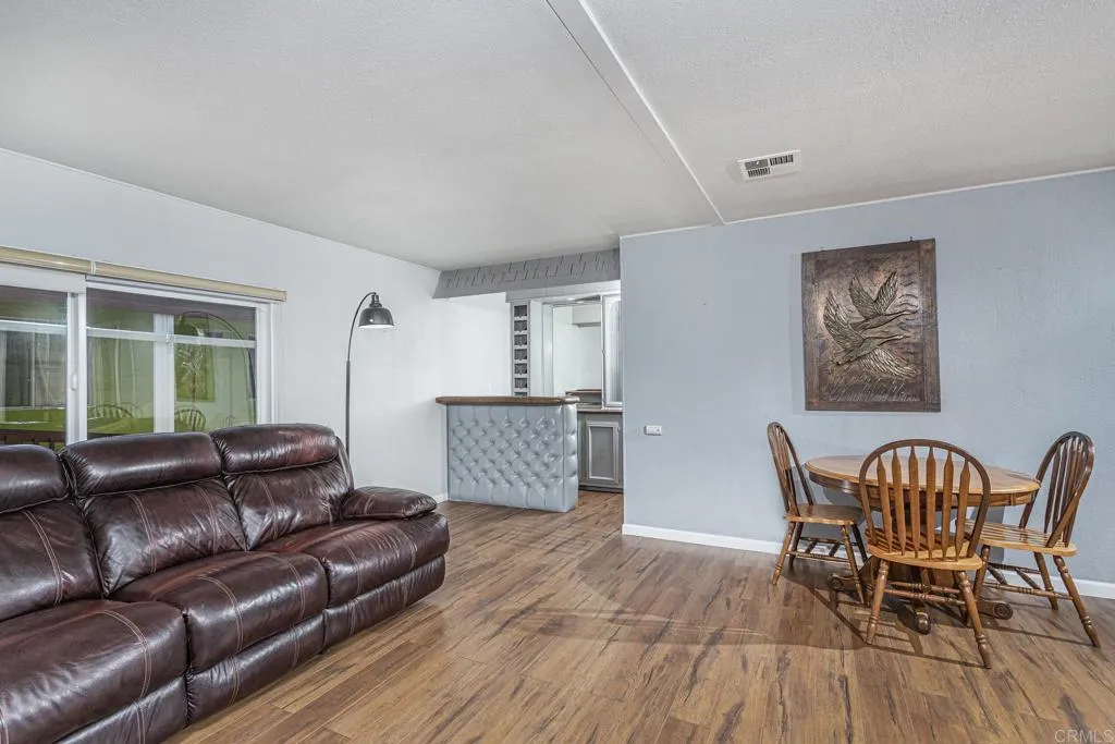 https://cdn.realtyfeed.com/cdn/127/306713681/a7c2ba1bd054dcf779f72b3a1caf3bd9.webp