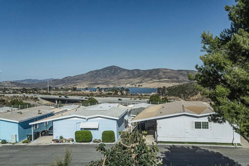https://cdn.realtyfeed.com/cdn/127/306713681/c0de4348bbd9ec91305c0cc621431cb4.webp