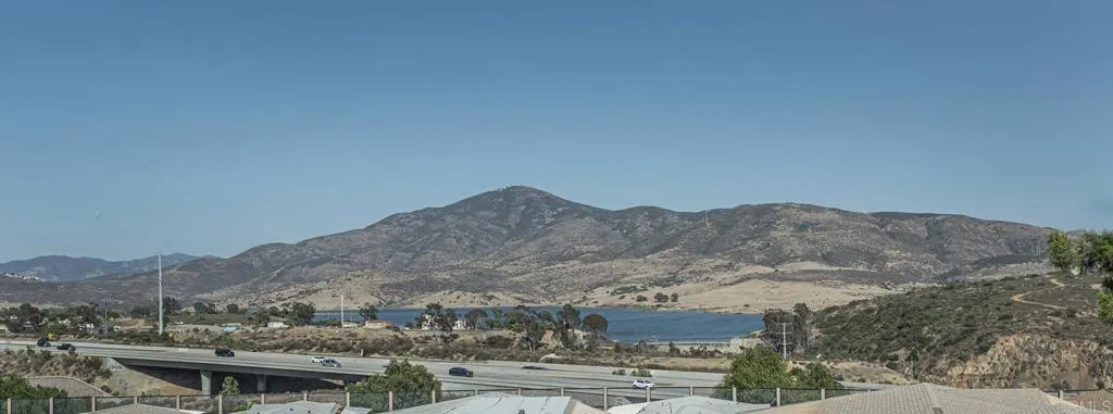 https://cdn.realtyfeed.com/cdn/127/306713681/e6f6e2cc5973cbca5897f96674bef378.webp
