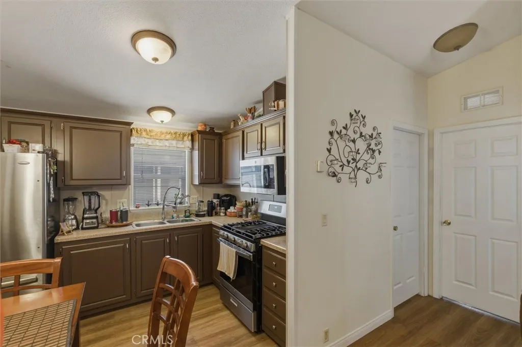 https://cdn.realtyfeed.com/cdn/127/306713682/a203b5e1c1b5a218819fed1f8e7a4563.webp