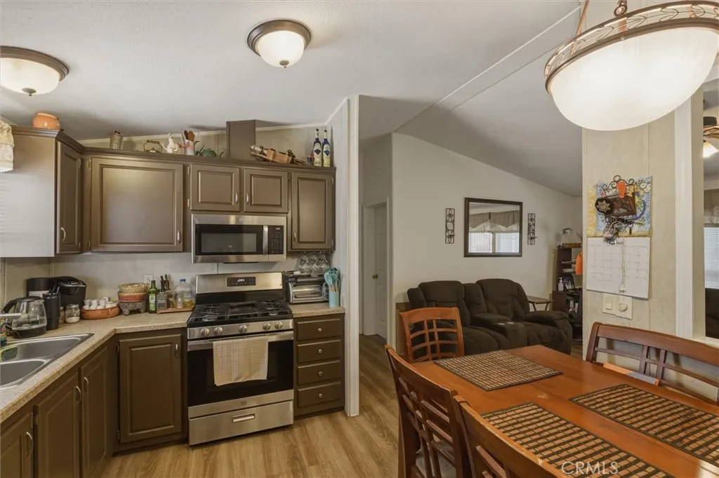 https://cdn.realtyfeed.com/cdn/127/306713682/beea5b202082657f50ed63adff3b059c.webp
