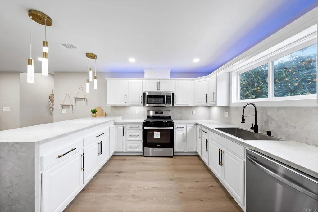 https://cdn.realtyfeed.com/cdn/127/306713688/34c87f0e400872413a16d562a31913e4.webp
