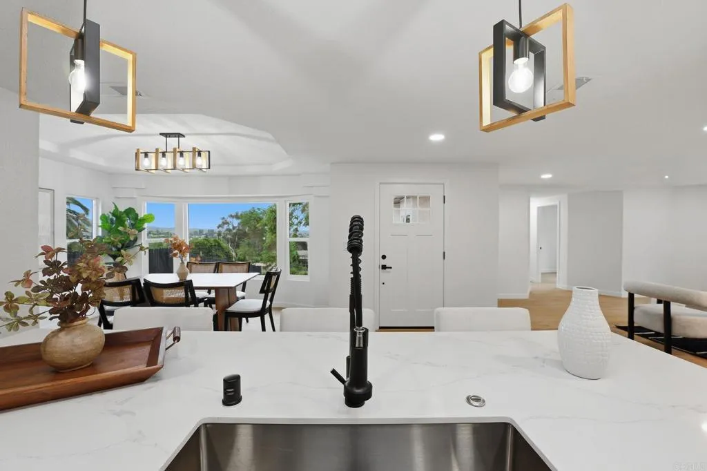https://cdn.realtyfeed.com/cdn/127/306713693/59e052159cd674de4f7410ae4721ee6f.webp