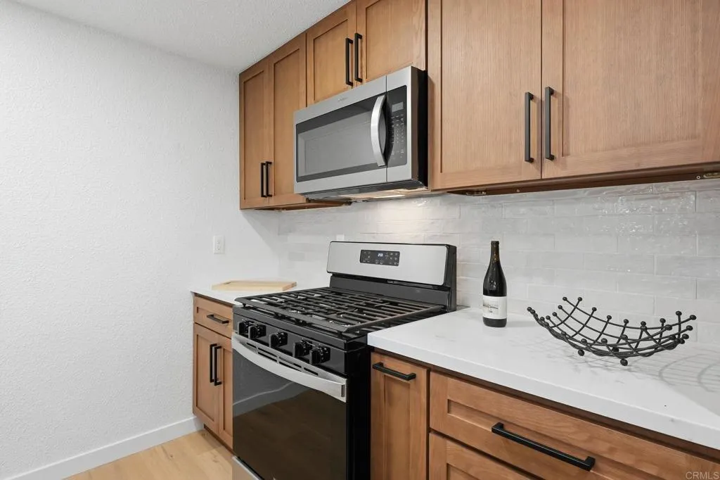 https://cdn.realtyfeed.com/cdn/127/306713693/70b7cd1be664a9334176f7c555130692.webp