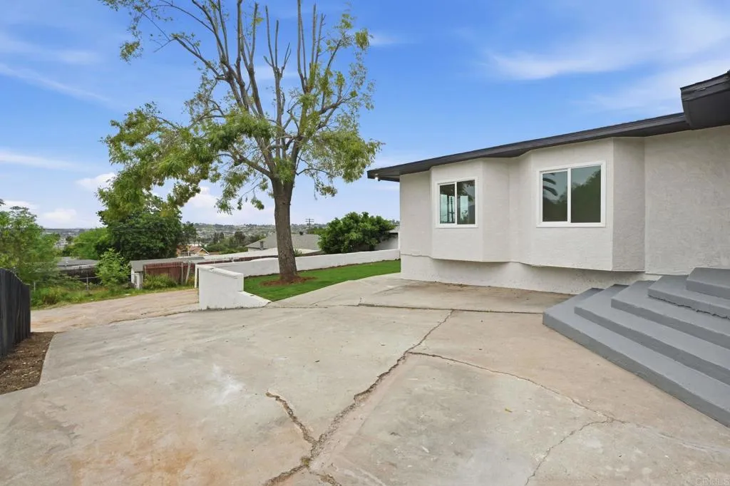 https://cdn.realtyfeed.com/cdn/127/306713693/e1b9d2586e9f181dae05383f0362271d.webp