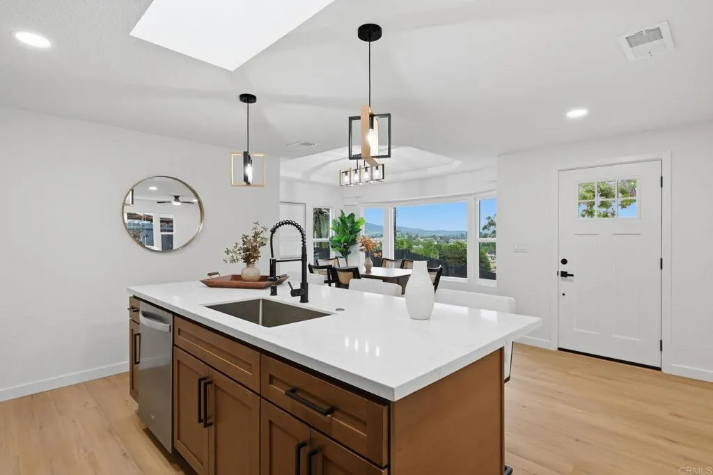 https://cdn.realtyfeed.com/cdn/127/306713693/ed5e5467d493875c664d1060a44b3fd9.webp