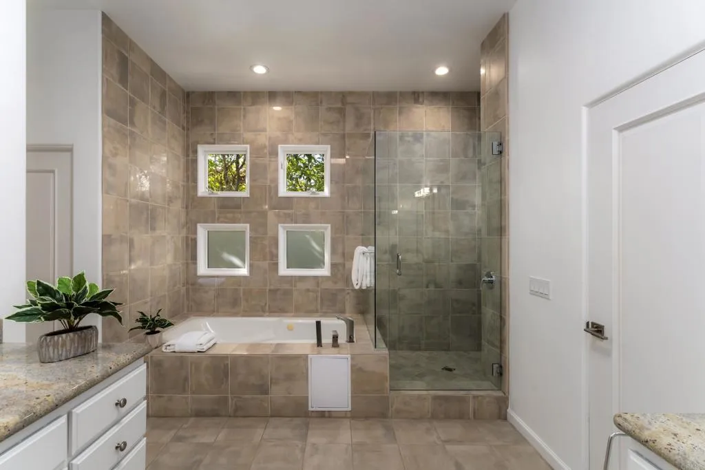 https://cdn.realtyfeed.com/cdn/127/306713699/17cd98bc7c2af861b936c74d37a4736a.webp