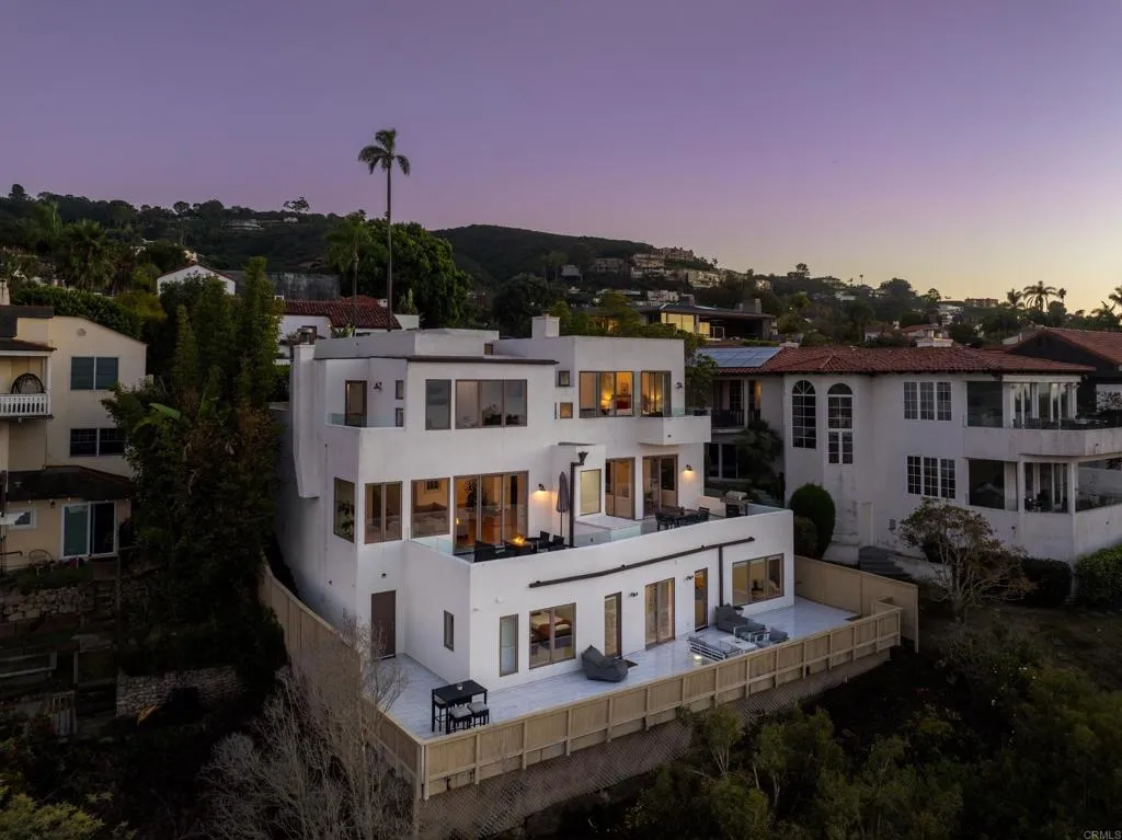 https://cdn.realtyfeed.com/cdn/127/306713699/722c1a2f1971047e5e770c738e5c52ba.webp