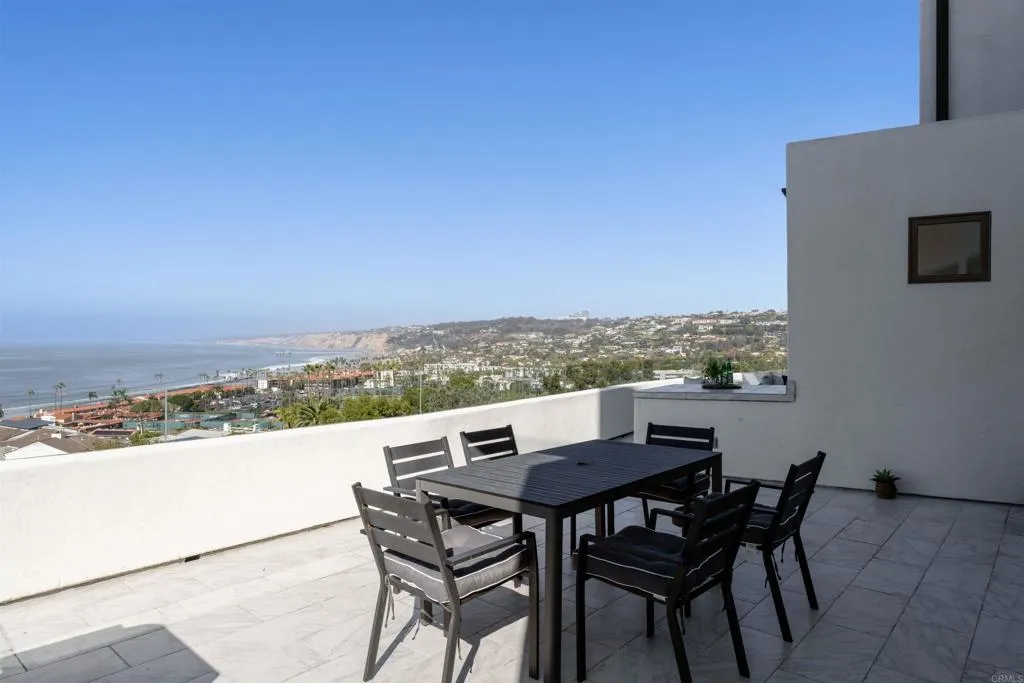 https://cdn.realtyfeed.com/cdn/127/306713699/939f7067c0bcc10483becc53f40640f8.webp
