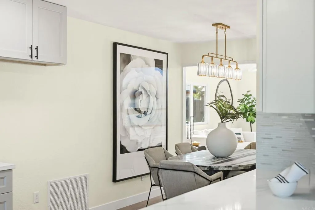 https://cdn.realtyfeed.com/cdn/127/306713730/453a2948464ab166e9524fda2d32bdc3.webp