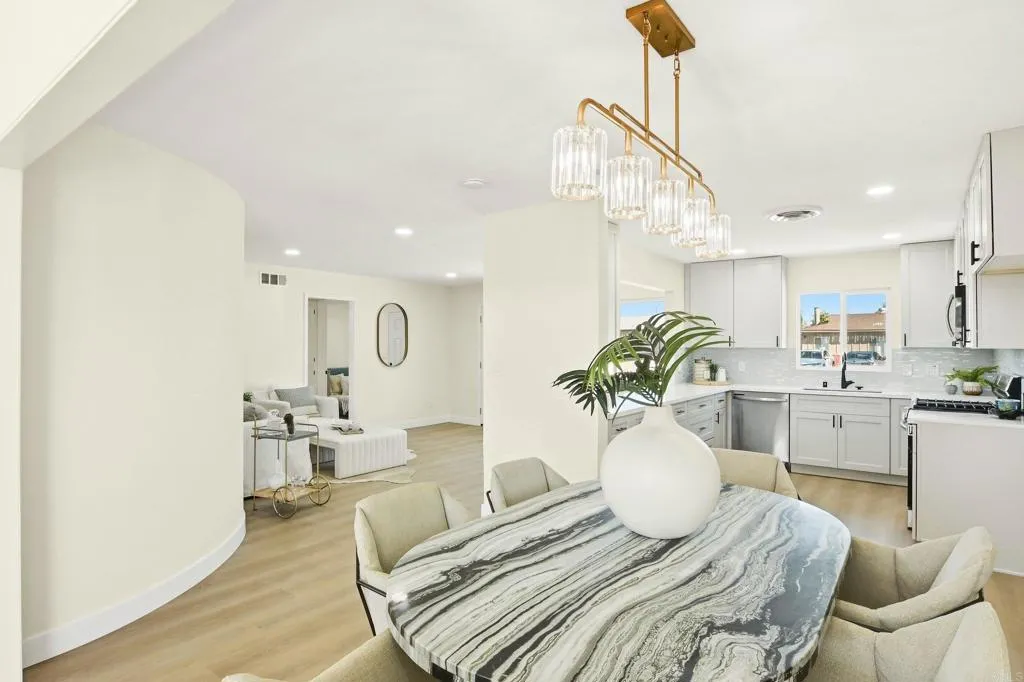 https://cdn.realtyfeed.com/cdn/127/306713730/66e276e24eeb4eed49072bf29db965d1.webp