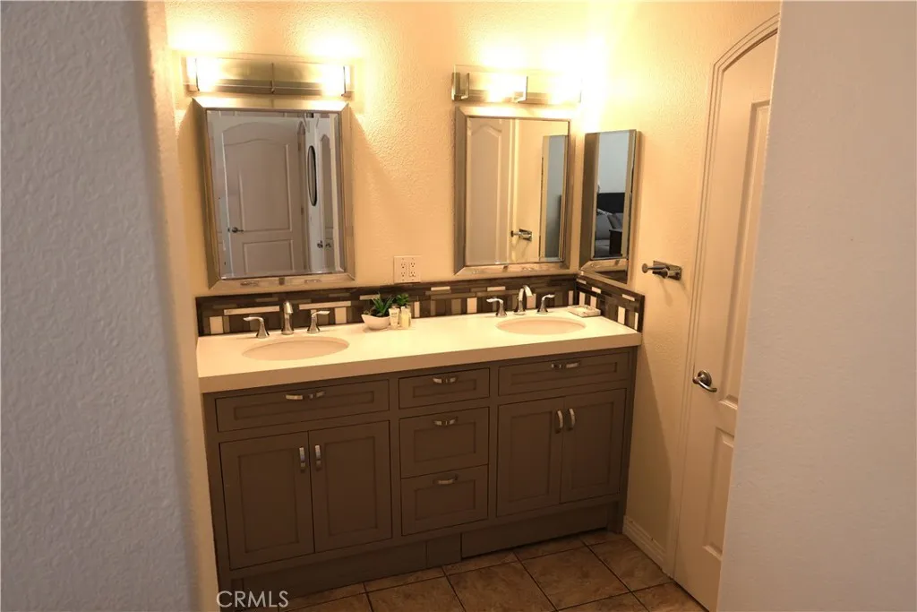 Photo #10: OC26100383 Listing: Photo #10