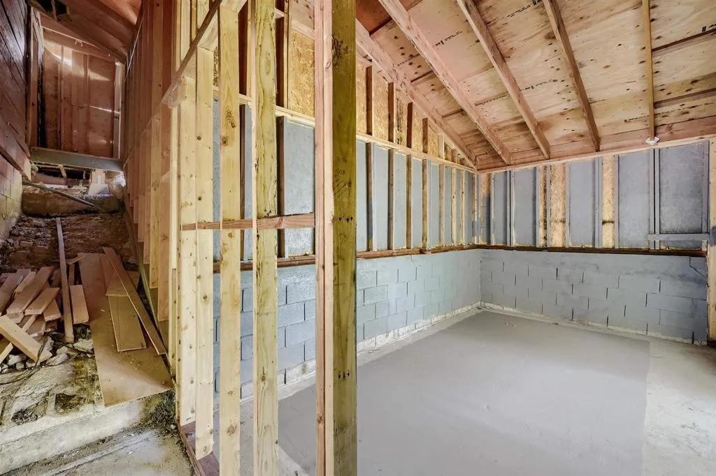 https://cdn.realtyfeed.com/cdn/127/306713732/6465a9b476ffd901877380412399780b.webp