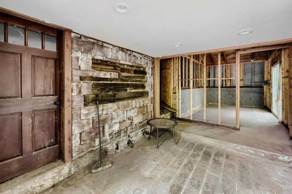 https://cdn.realtyfeed.com/cdn/127/306713732/90831cb1e699dc46e9047825861a9ebe.webp