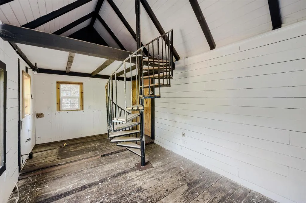 https://cdn.realtyfeed.com/cdn/127/306713732/eee57d0c81bd8cadd1c92121736c5b16.webp
