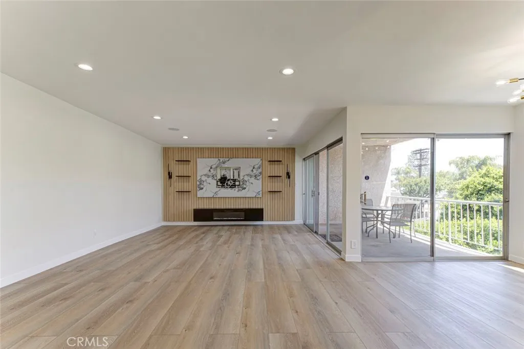 Sherman Oaks, CA 91423